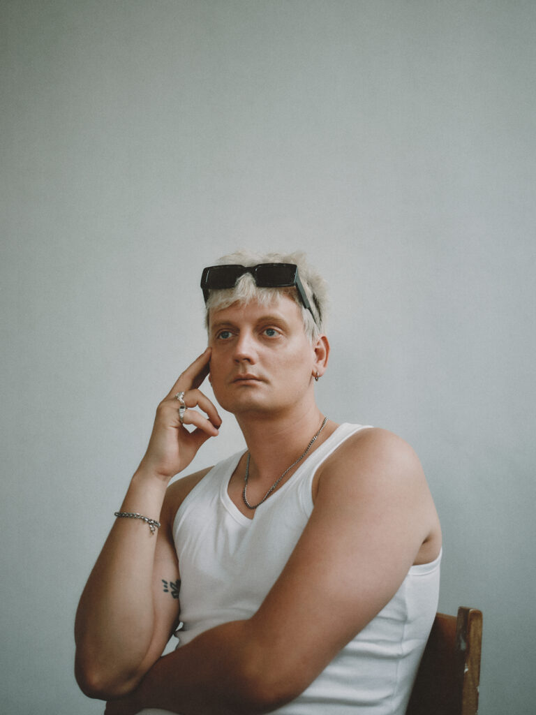 Kreditering-Frederik-Barasinki-1-768×1024